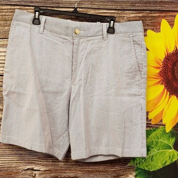 Southern Tide womans gray/white stripped shorts - Picture 1 of 6